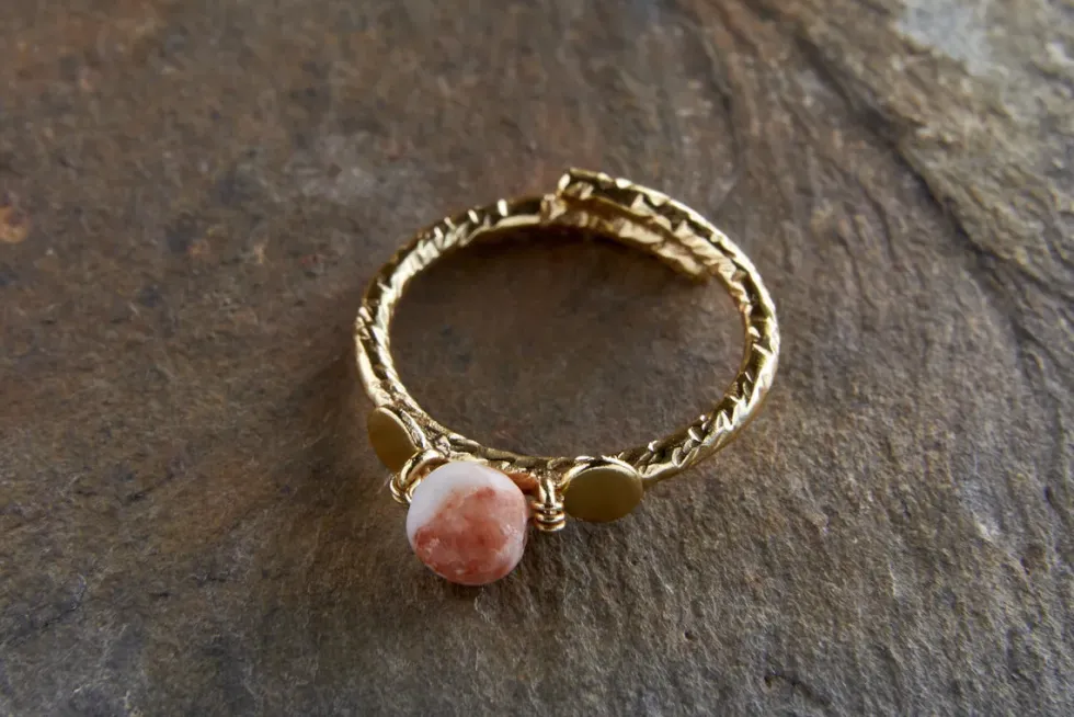 Cerita Rhodochrosite Ring - Rhodochrosite & Gold