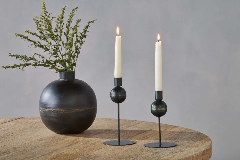 Endo Recycled Iron Vase - Black