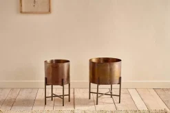 Juoni Iron Planter