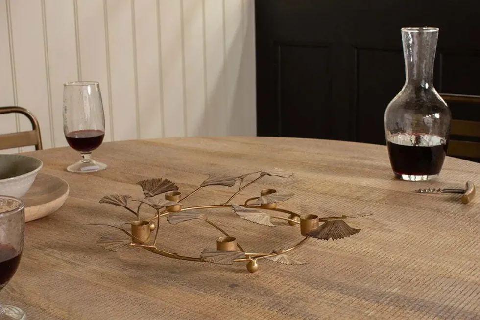 Khamila Leaf Iron Candle Holder