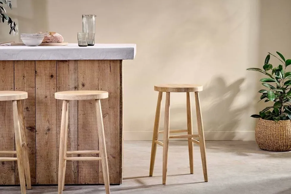 Mengwi Mango Wood Round Bar Stool - Natural