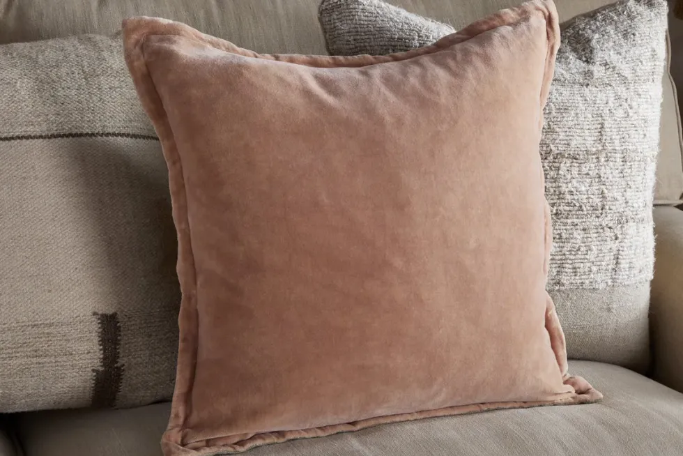 Menmai Velvet Cushion Cover - Dusty Pink