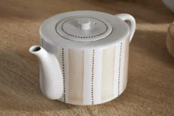 Patthar Teapot - Cream & Clay