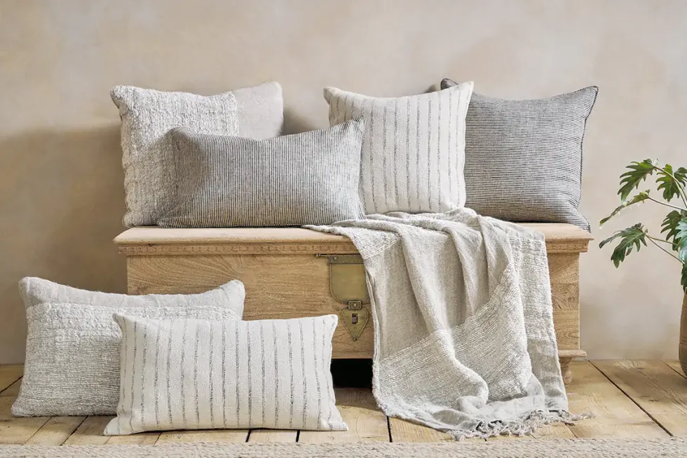 Puli Recycled Linen Throw - Natural